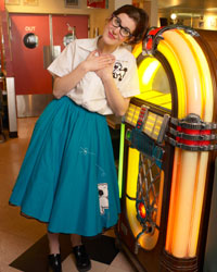 50s-fads-skirt-200x2501950s.jpg